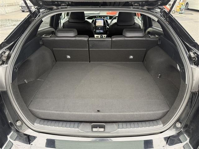 TOYOTA PRIUS PHV 2017 Image 31