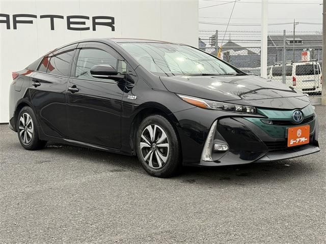 TOYOTA PRIUS PHV 2017 Image 31