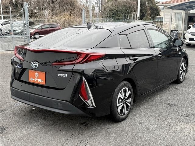 TOYOTA PRIUS PHV 2017 Image 31