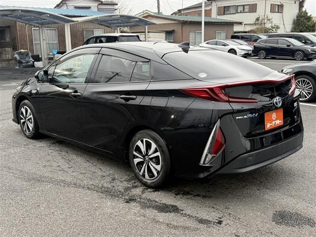 TOYOTA PRIUS PHV 2017 Image 31