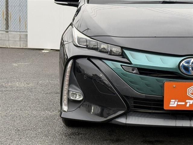 TOYOTA PRIUS PHV 2017 Image 31