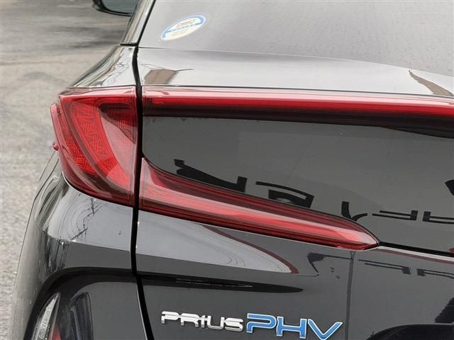 TOYOTA PRIUS PHV 2017 Image 31