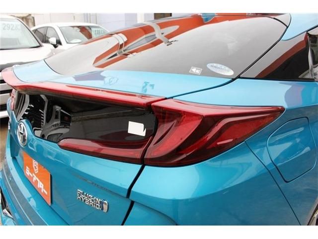 TOYOTA PRIUS PHV 2017 Image 31