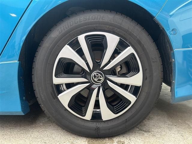 TOYOTA PRIUS PHV 2017 Image 31