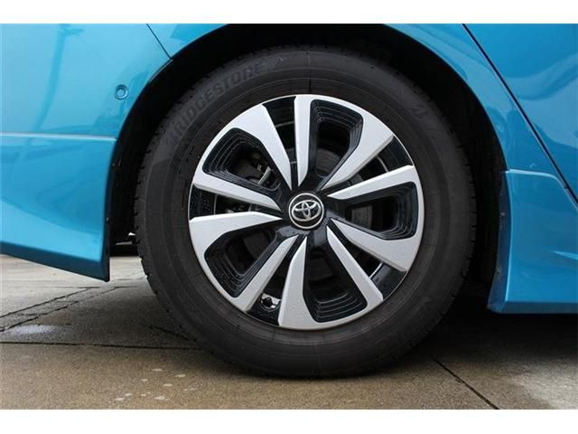 TOYOTA PRIUS PHV 2017 Image 31