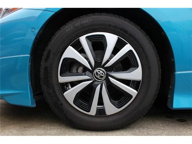 TOYOTA PRIUS PHV 2017 Image 31