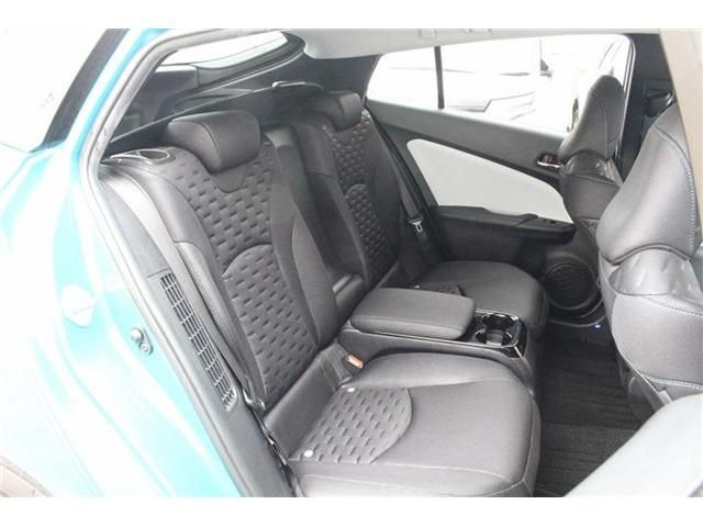 TOYOTA PRIUS PHV 2017 Image 31