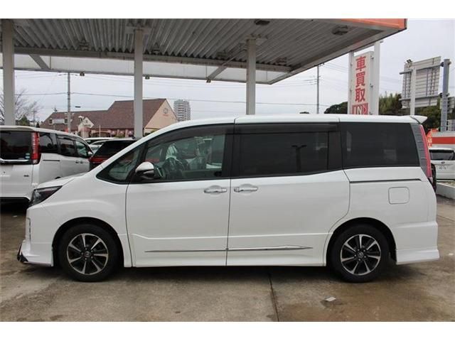 TOYOTA NOAH 2018 Image 31