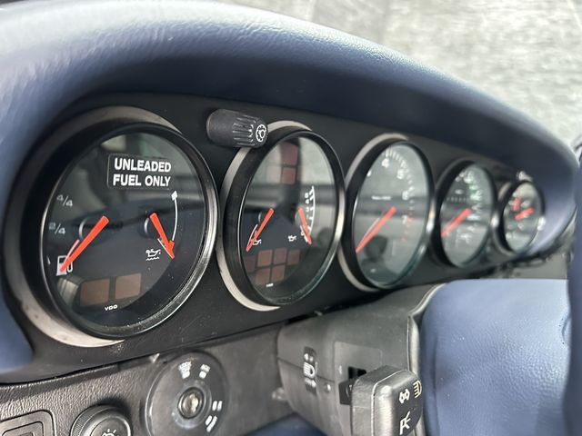 PORSCHE 911 1996 Image 31