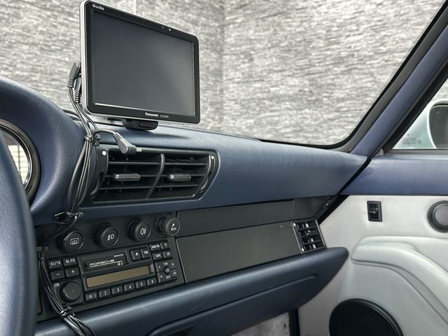 PORSCHE 911 1996 Image 31