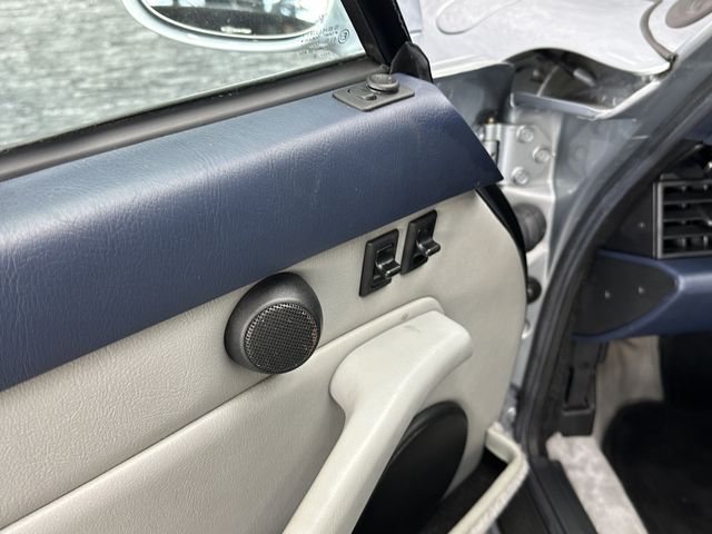 PORSCHE 911 1996 Image 31