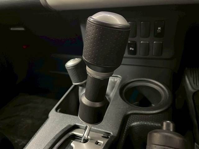 TOYOTA FJ CRUISER 4WD 2015 Image 31