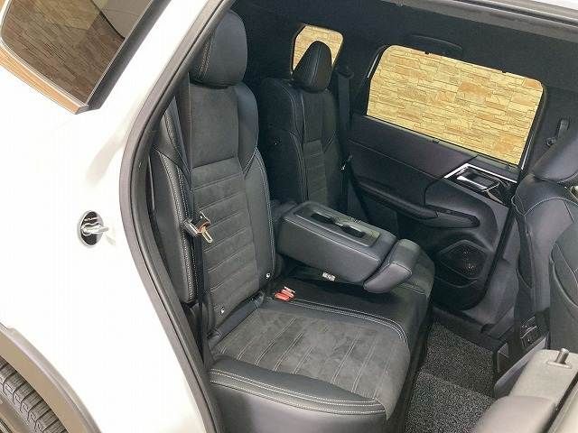 MITSUBISHI OUTLANDER PHEV 2023 Image 31