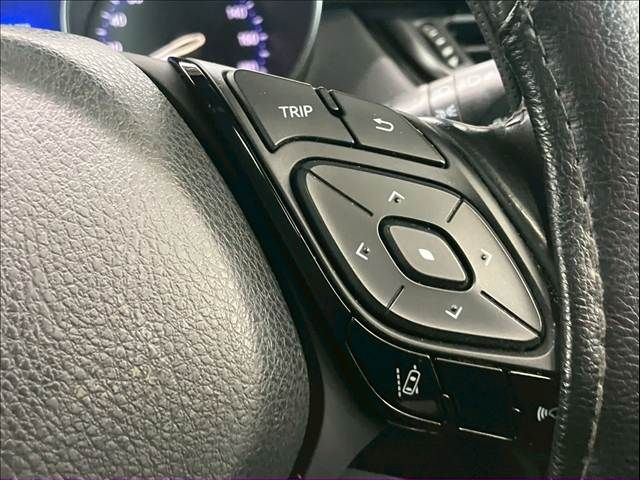 TOYOTA C-HR 2017 Image 31