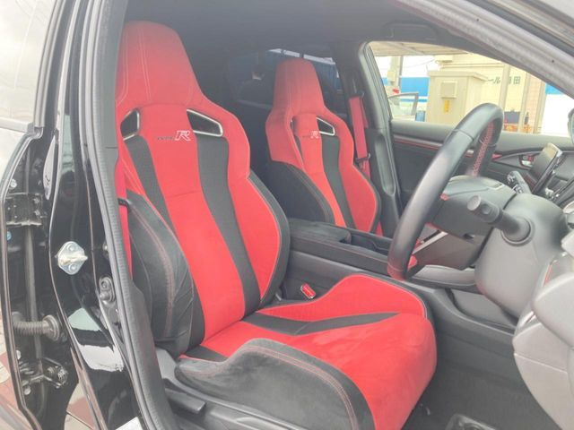 HONDA CIVIC HATCHBACK 2018 Image 31