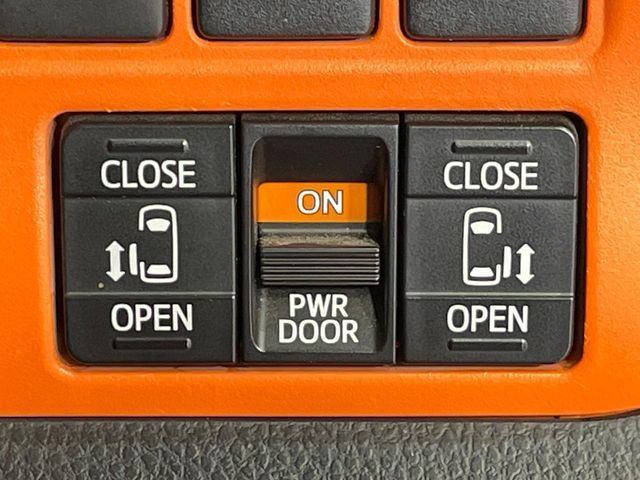 TOYOTA VOXY 2014 Image 31