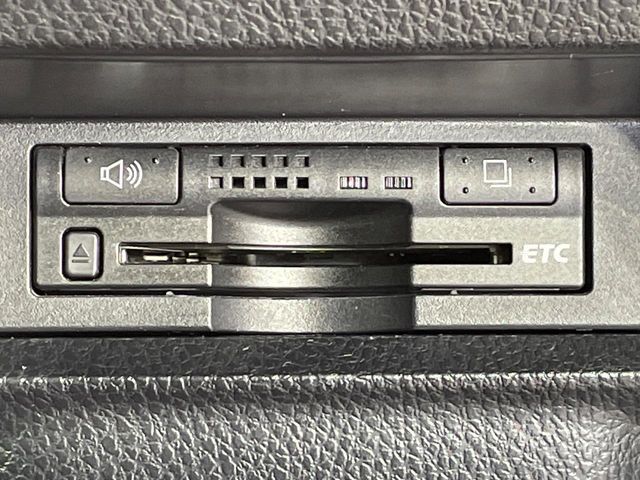 TOYOTA VOXY 2014 Image 31