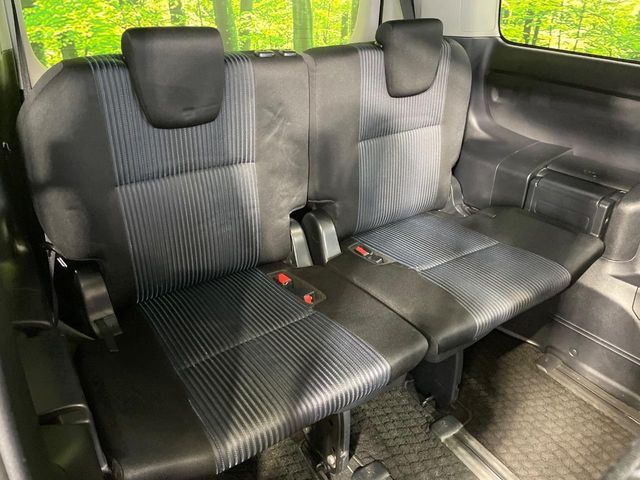 TOYOTA VOXY 2014 Image 31