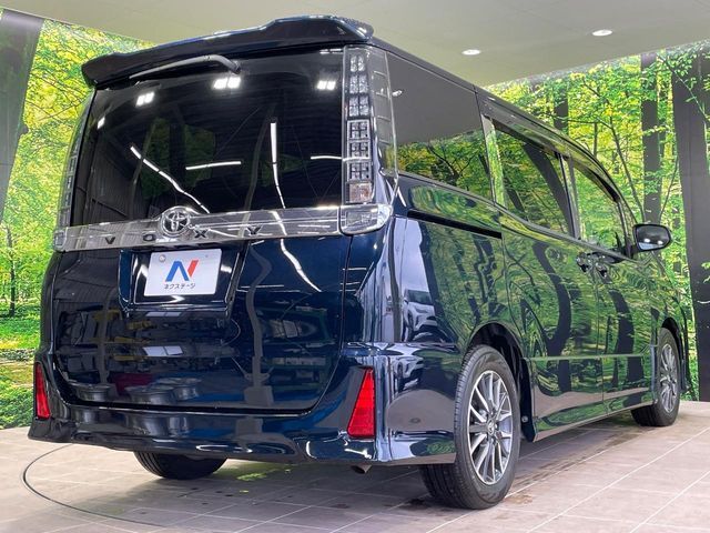 TOYOTA VOXY 2014 Image 31