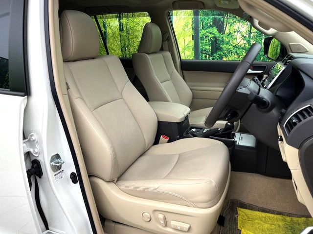 TOYOTA LANDCRUISER PRADO 2023 Image 31