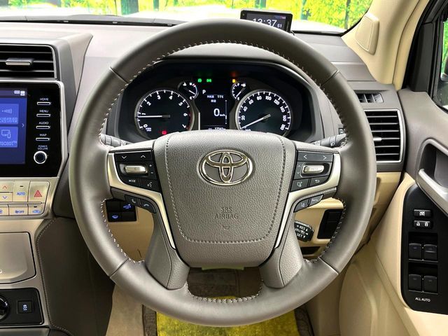 TOYOTA LANDCRUISER PRADO 2023 Image 31