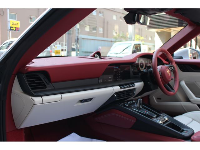 PORSCHE 911 2025 Image 31