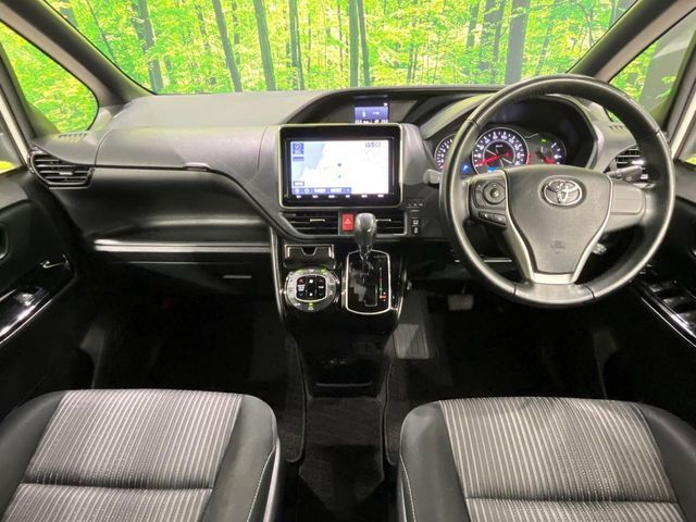 TOYOTA VOXY 4WD 2019 Image 31