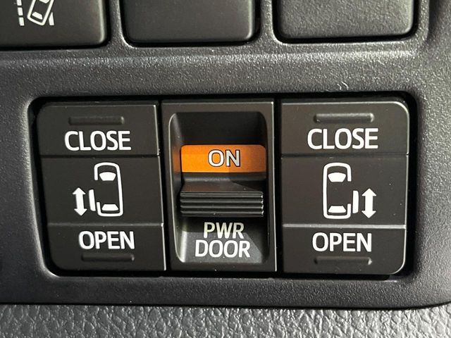 TOYOTA VOXY 4WD 2019 Image 31