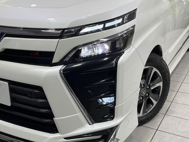 TOYOTA VOXY 4WD 2019 Image 31