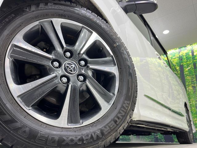TOYOTA VOXY 4WD 2019 Image 31