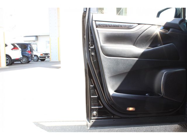 TOYOTA VELLFIRE 2019 Image 31