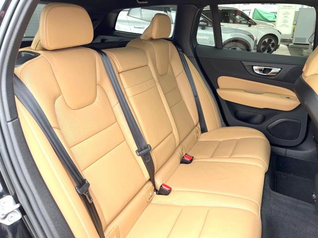 VOLVO V60 2020 Image 31
