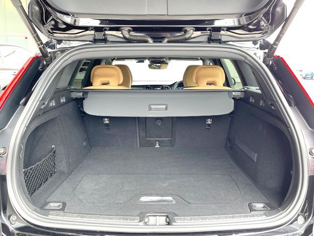 VOLVO V60 2020 Image 31