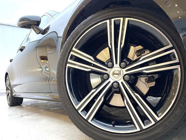 VOLVO V60 2020 Image 31