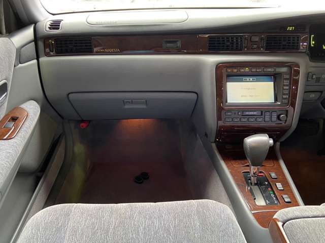 TOYOTA CROWN MAJESTA 1998 Image 31