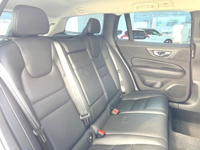 VOLVO V60 2021 Image 31