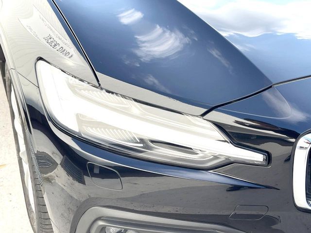 VOLVO V60 2021 Image 31