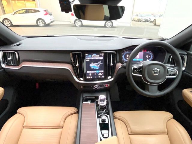 VOLVO V60 2023 Image 31