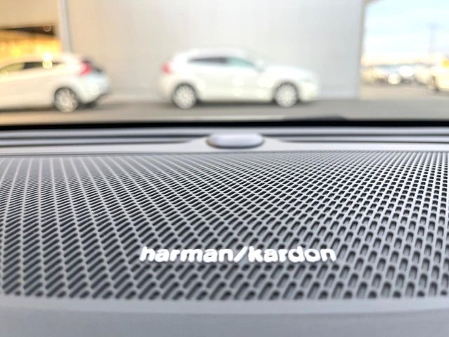 VOLVO V60 2023 Image 31