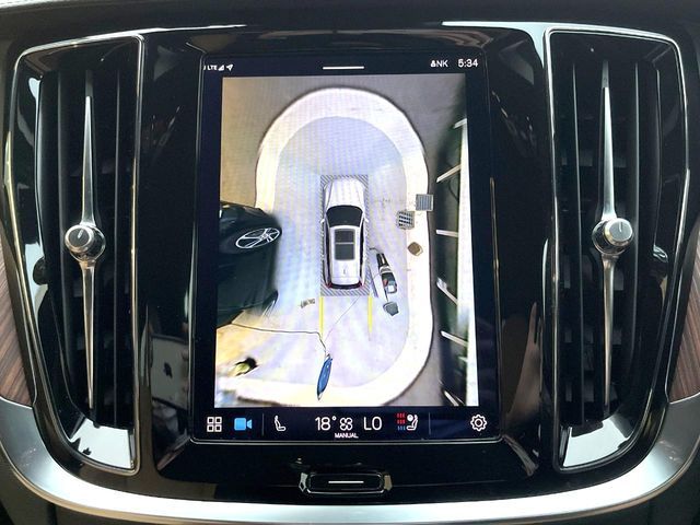 VOLVO V60 2023 Image 31