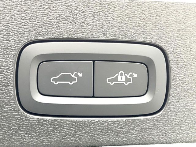 VOLVO V60 2023 Image 31