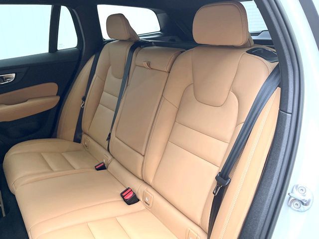 VOLVO V60 2023 Image 31