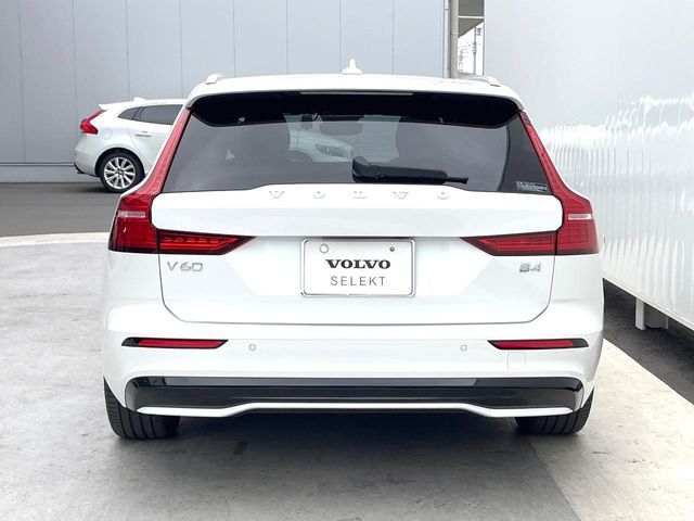 VOLVO V60 2023 Image 31