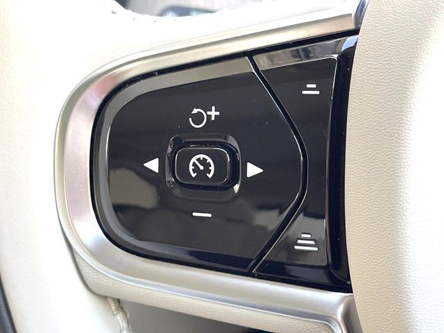 VOLVO XC60 2023 Image 31