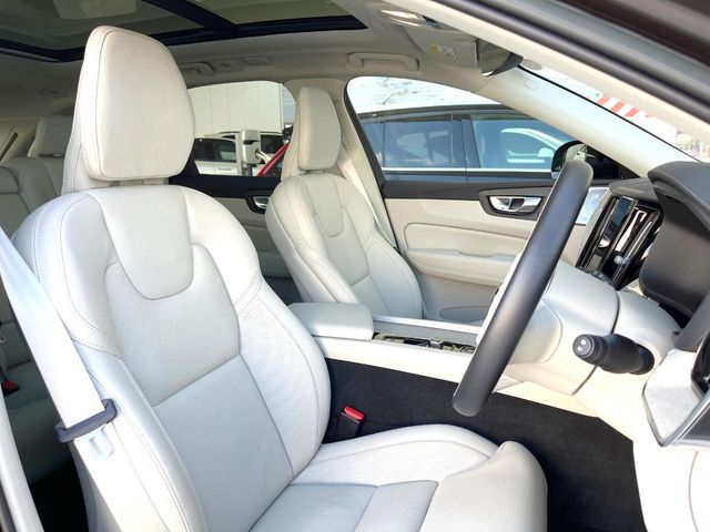 VOLVO XC60 2023 Image 31