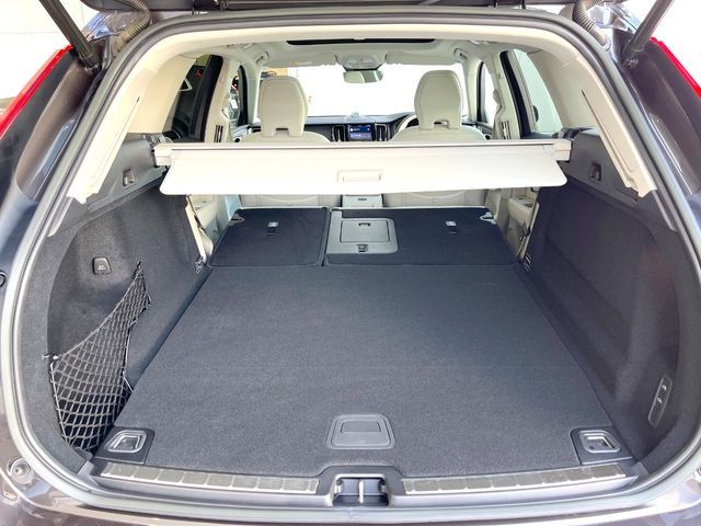 VOLVO XC60 2023 Image 31