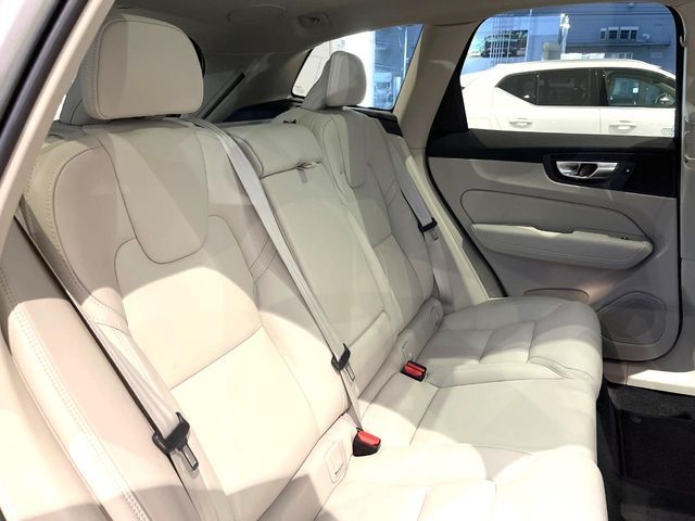 VOLVO XC60 2023 Image 31