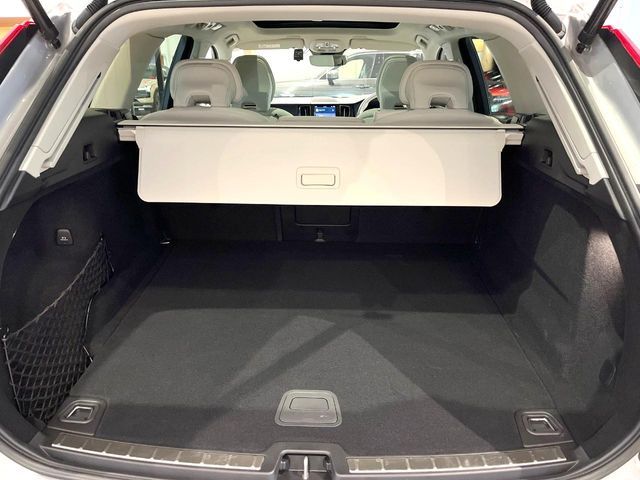 VOLVO XC60 2023 Image 31