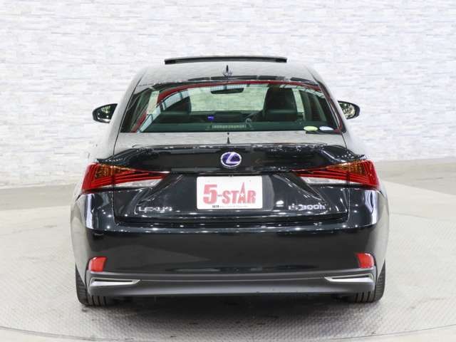 TOYOTA LEXUS IS300H 2017 Image 31