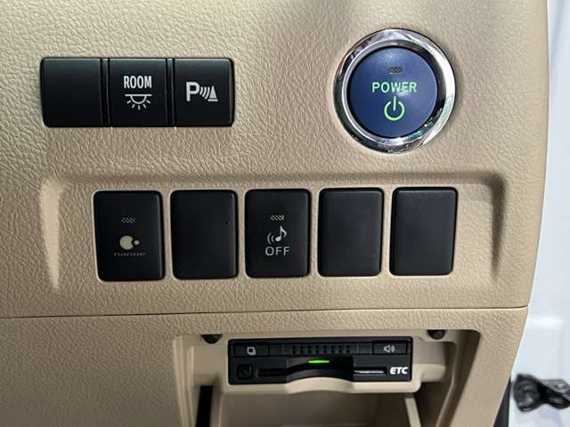 TOYOTA ALPHARD HYBRID 4WD 2014 Image 31